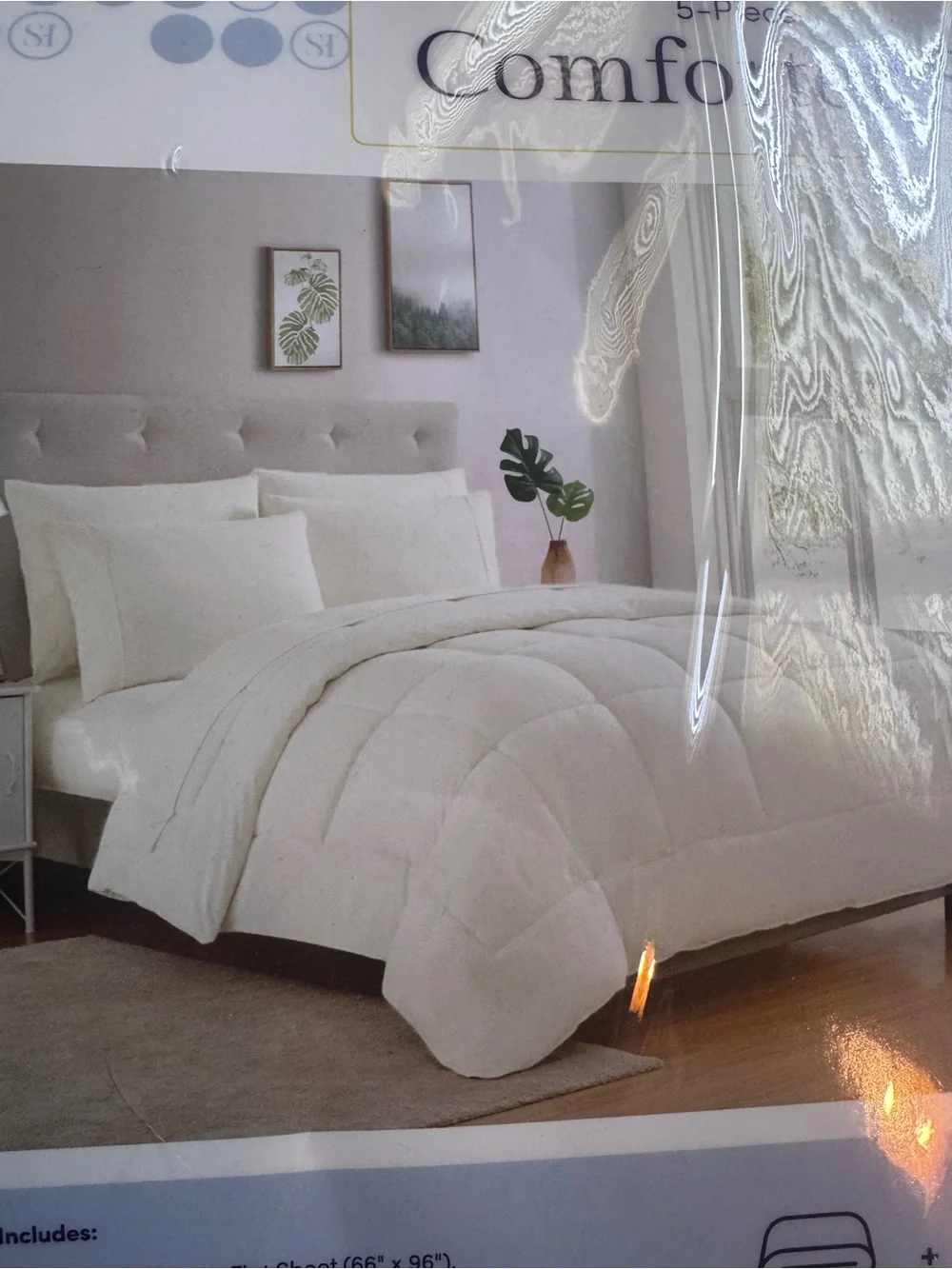 Plush White Twin sheet set with 1 flat sheet, 1 fitted sheet and 2 pillow cases